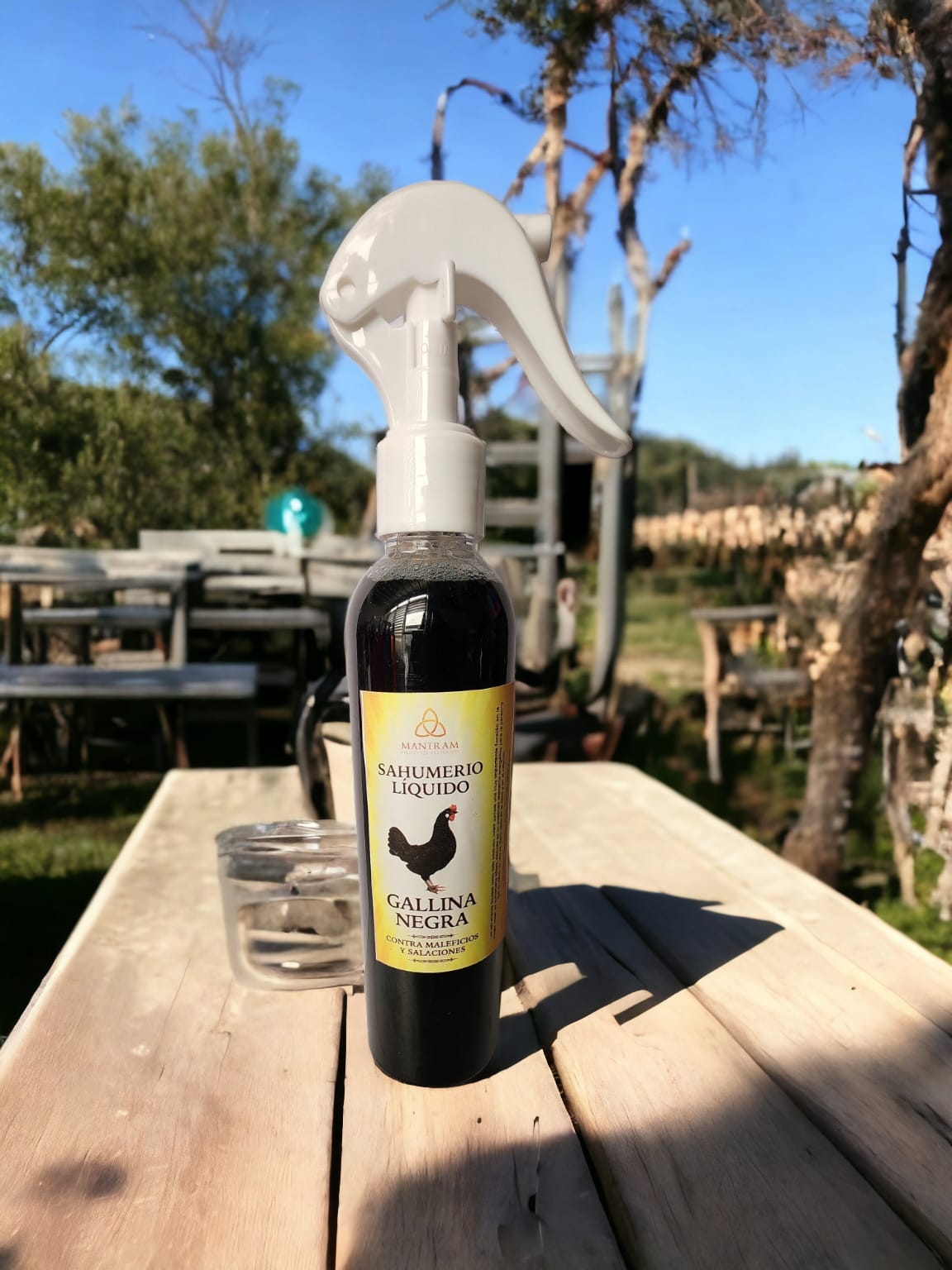 Sahumerio Liquido, Gallina Negra